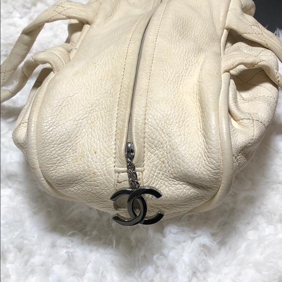 Authentic Chanel bag - Picture 2 of 8